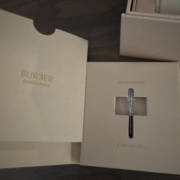 Burker gold stainless steel watch, New - Picture 6 of 7